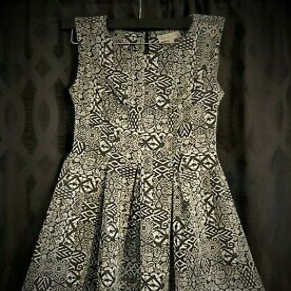 Emerald Sundae black and white dress